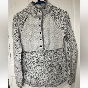 Maurices Gray Chevron Faux Fur Pullover Sweater Size XS